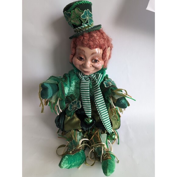 Katherine’s Collection Wayne Kleski Leprechaun Clancy Shamrocks Bells 18
